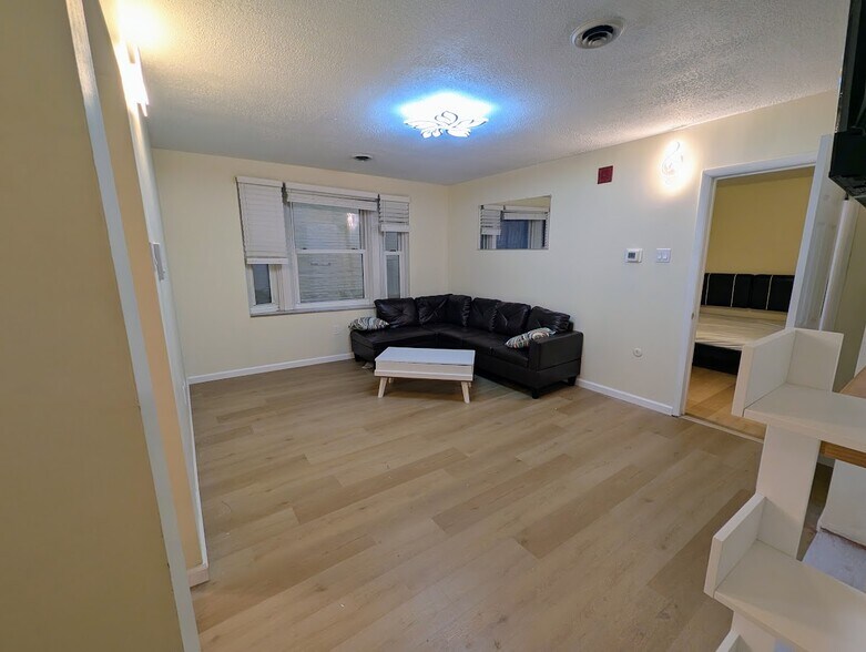 Living Room - 5523 Ellsworth Ave
