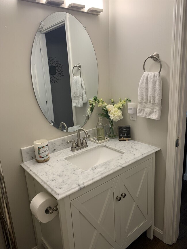 Building Photo - 50 Brookside Dr