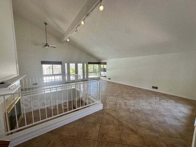 Building Photo - 288 W Siesta Ave