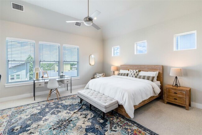 Building Photo - 6025 Seville Dr