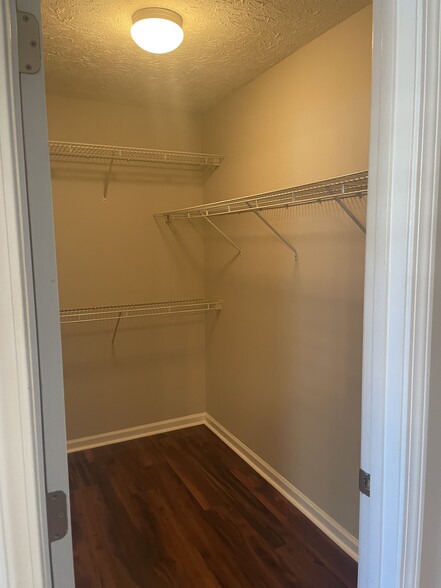 Master Closet - 600 22nd Ave