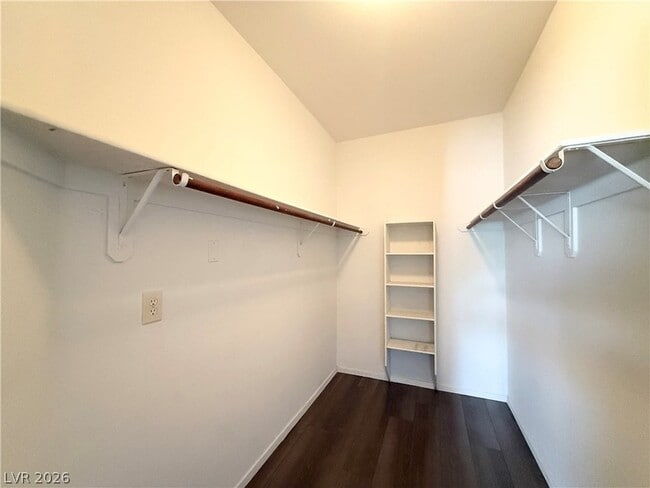 Building Photo - 401 Pine Haven St