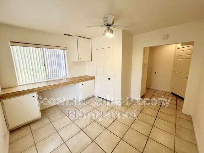 Building Photo - 78855 Aurora Way