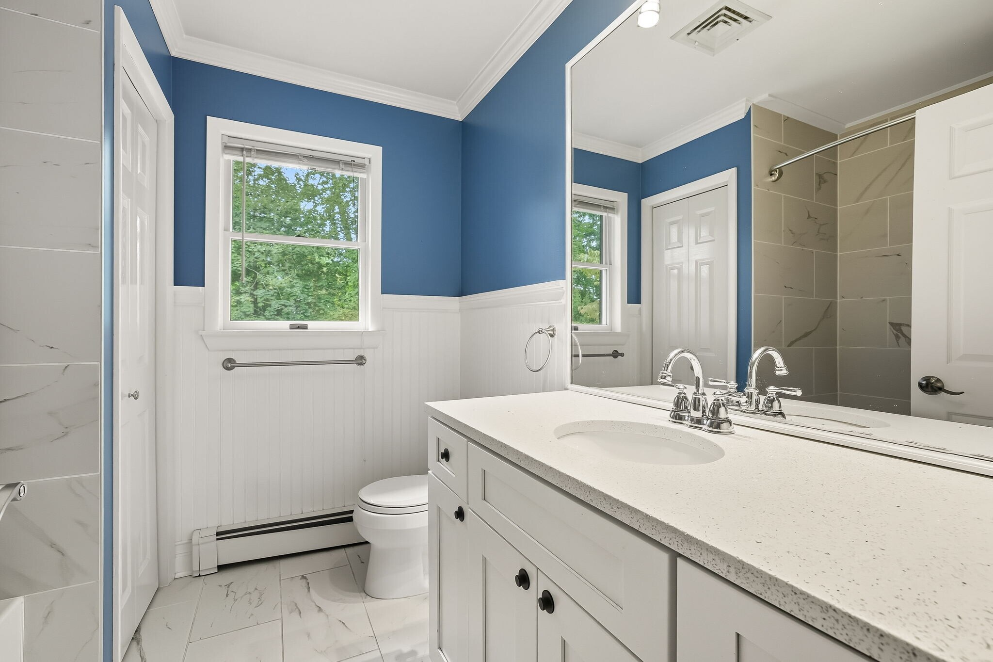 Hall Bathroom - 14 Myrtle St