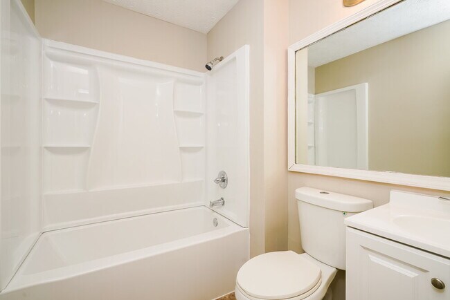 Building Photo - 2815 Sunnyfield Ct