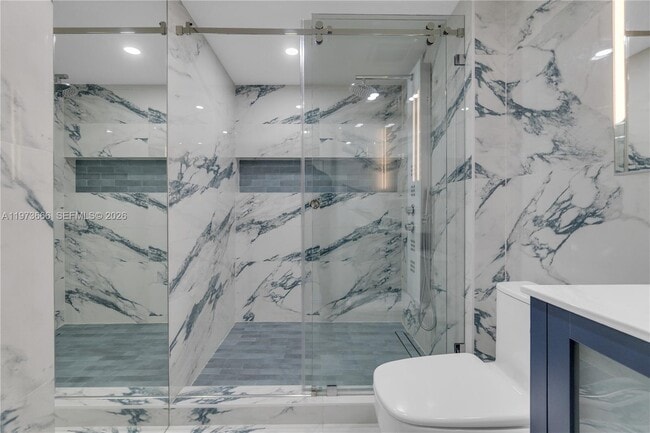 Building Photo - 1155 Brickell Bay Dr