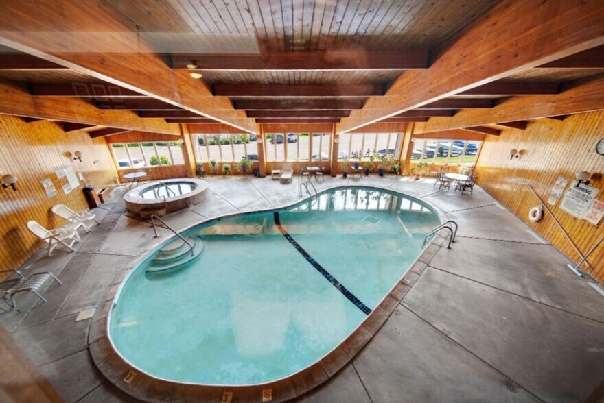 Building Photo - 6201 St Croix Trail N