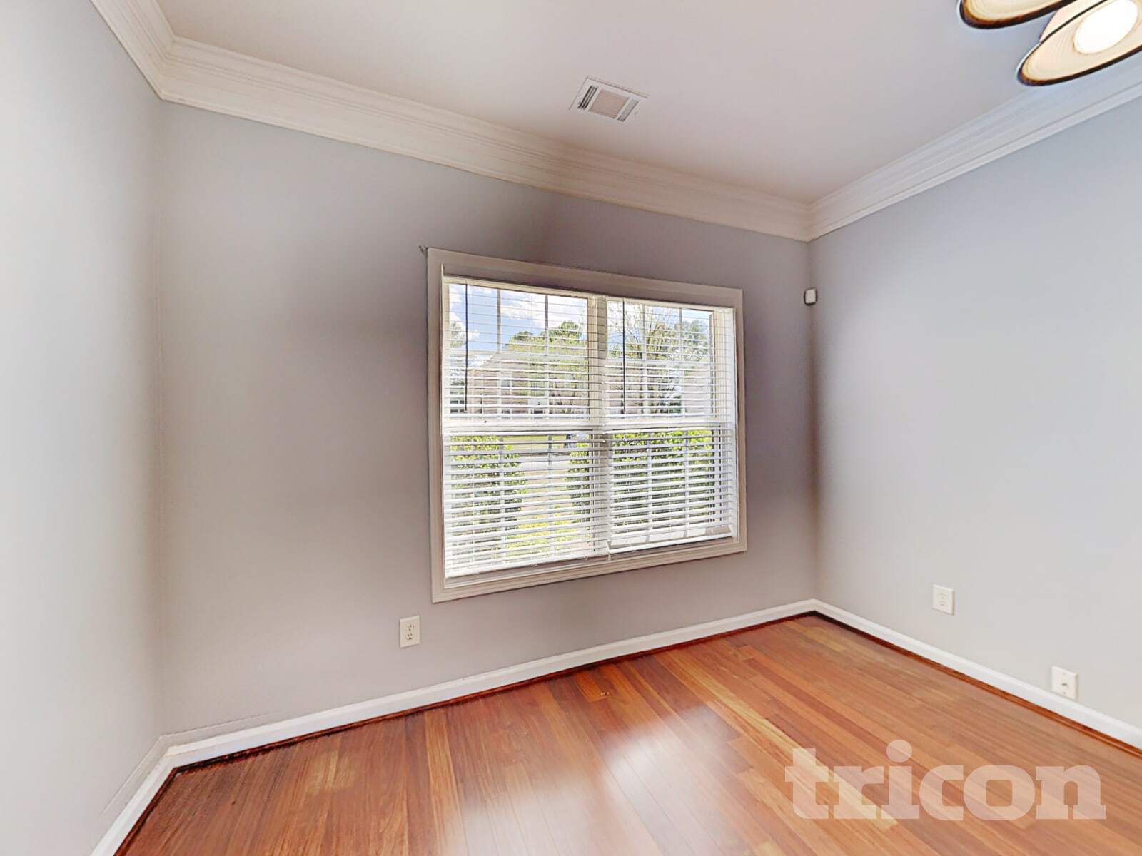 Building Photo - 1228 Saxony Dr SE