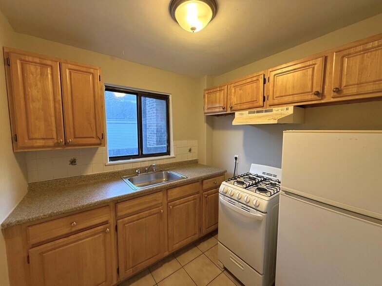 Primary Photo - 50 Bishop Allen Dr