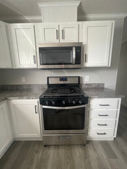 Building Photo - 69 Ashley Cir