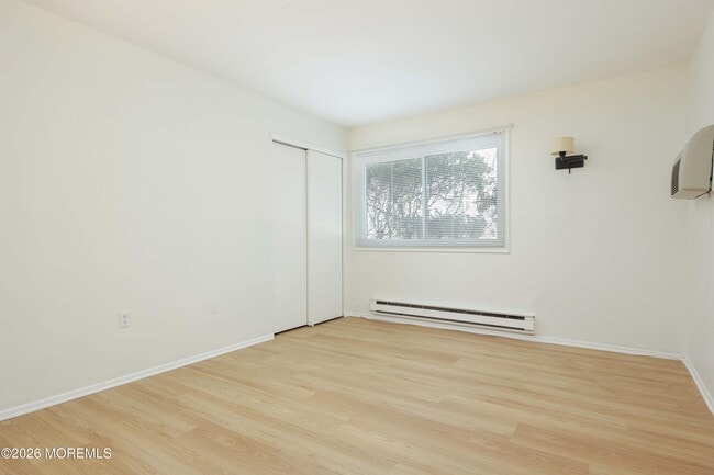 Building Photo - 38 Medford Ct