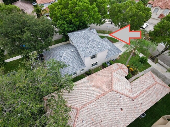 Building Photo - 4907 Pelican Manor