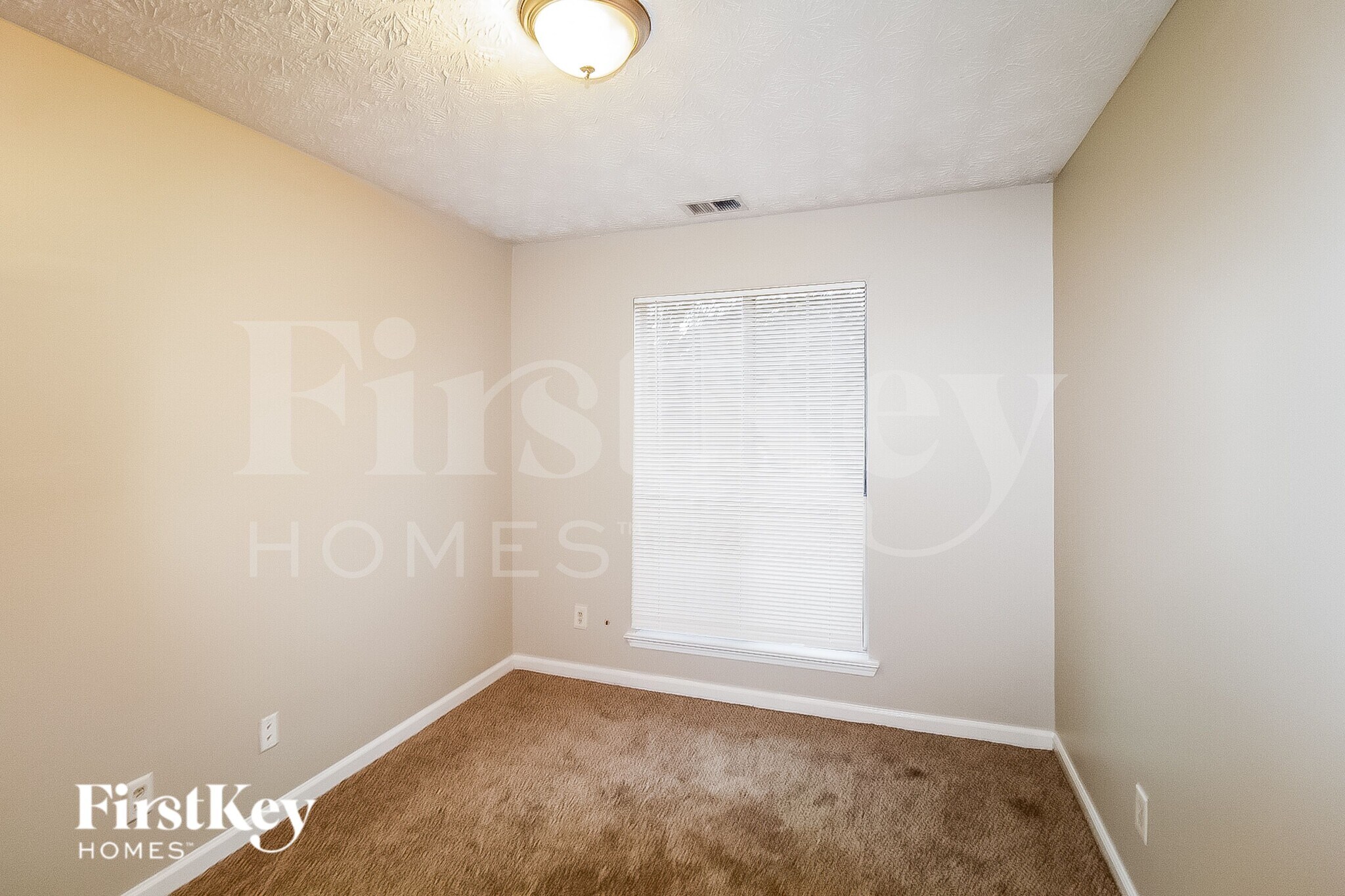 Building Photo - 6206 Amberly Rd