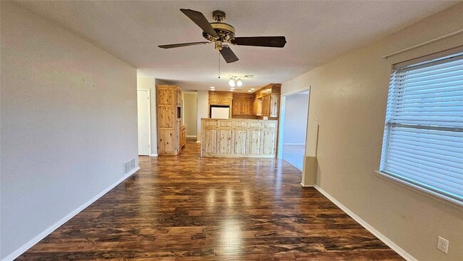 Building Photo - 1008 W Silver Meadow Dr