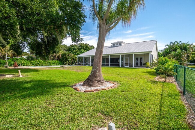Building Photo - 845 S Tropical Trail