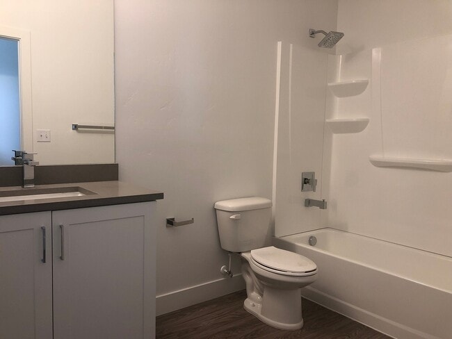 Building Photo - Stunning NEW Duplex in Murray