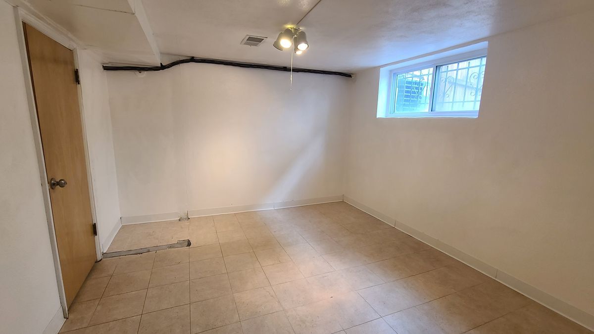 Building Photo - 4840 W 30th Ave