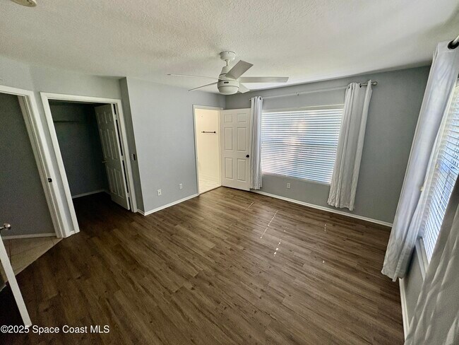 Building Photo - 1821 Long Iron Dr