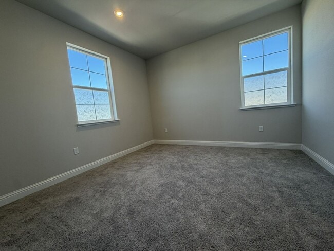 Building Photo - Beautiful 5 bedroom, 4 bathroom 2 story home in Rancho Cordova!!!