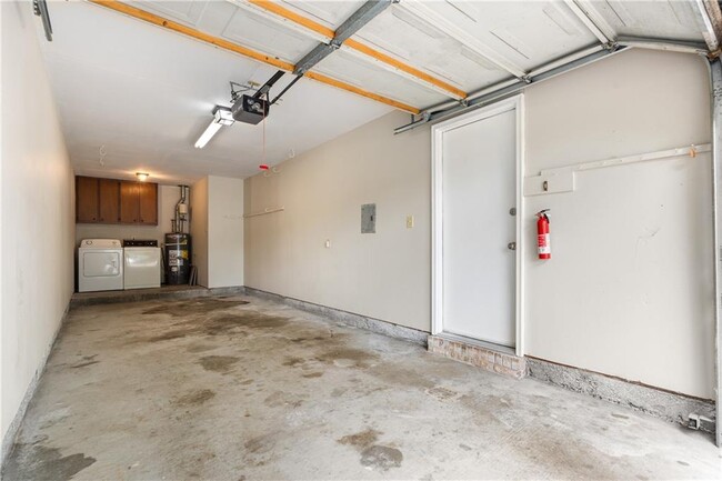 Building Photo - 5928 Windham Ct