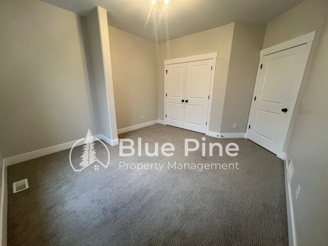 Building Photo - 1104 Cypress Loop