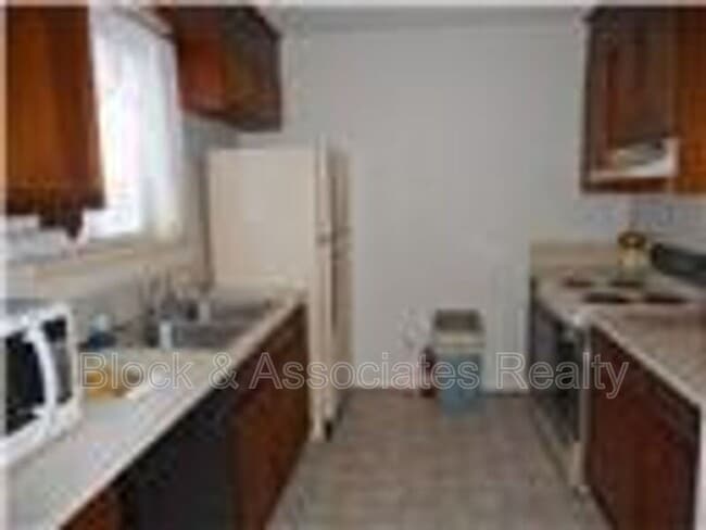 Building Photo - 123 Cloister Oaks Cir