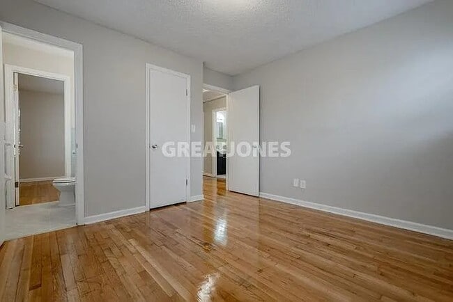 Building Photo - 321 Briercliff Dr