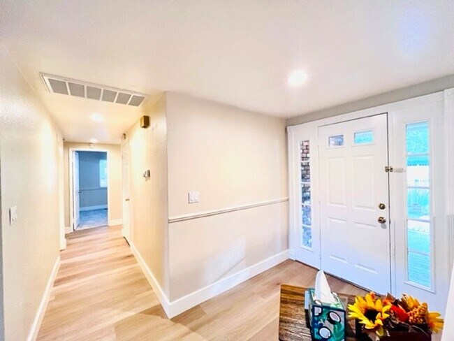 Building Photo - NEWLY RENOVATED- 4BD/2BA, Single-Family Home in Twin Creeks Area of San Ramon- Available NOW!