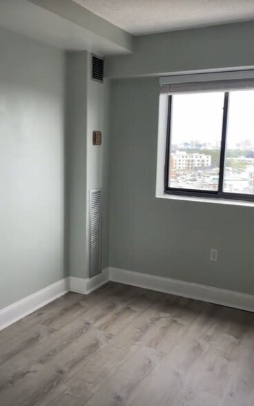 Building Photo - 12 Everett St