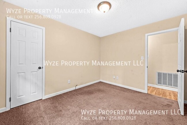 Building Photo - 2213 Cecille Dr SW