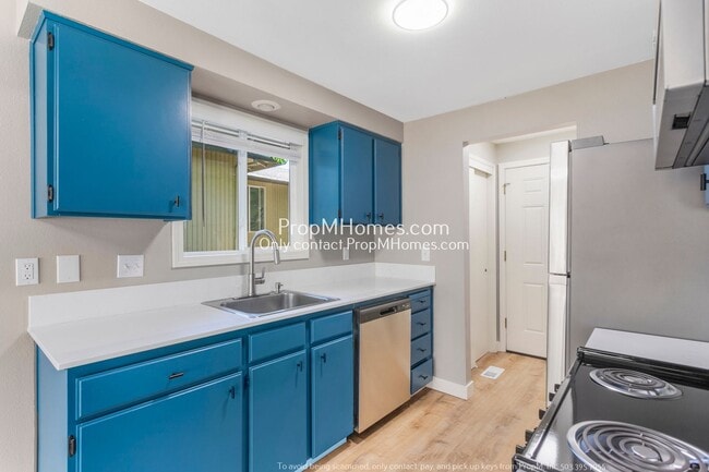 Building Photo - Thoughtfully Updated Two Bedroom Duplex in Oak Grove! DEPOSIT SPECIAL