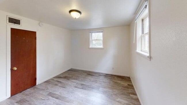 Building Photo - 820 N 13th St