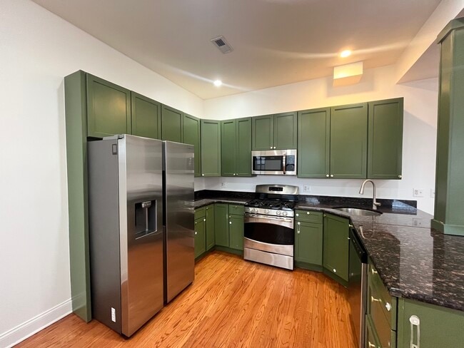 Building Photo - 5172 S Michigan Ave