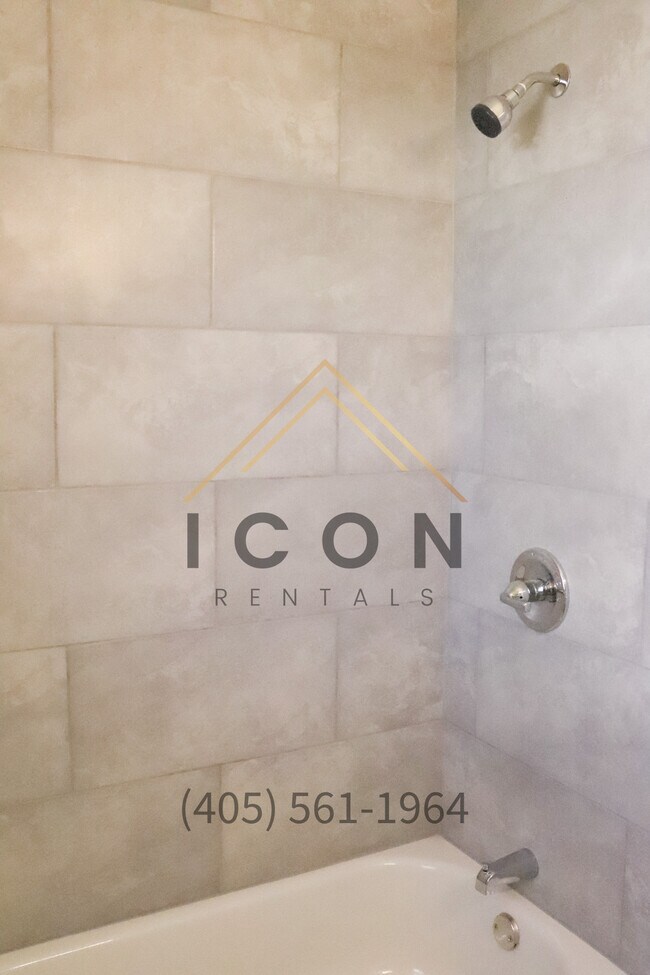 Building Photo - 3145 NW 14th St