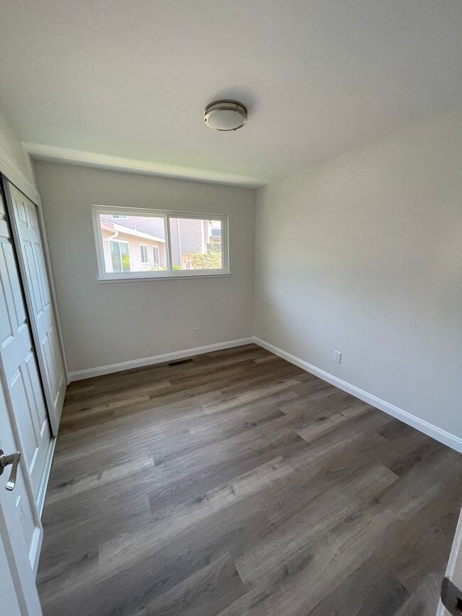 Building Photo - Newly Renovated 4 Bedroom Home with Views