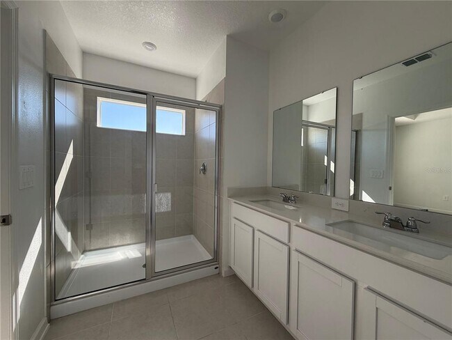 Building Photo - 2678 Skyline Lp