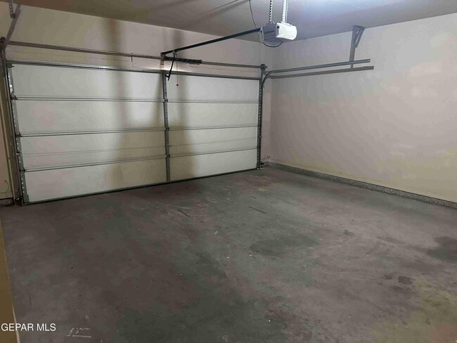 Building Photo - 14712 Far View Ct