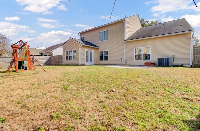 Building Photo - Spacious 5-Bedroom Rental with Dual Master...