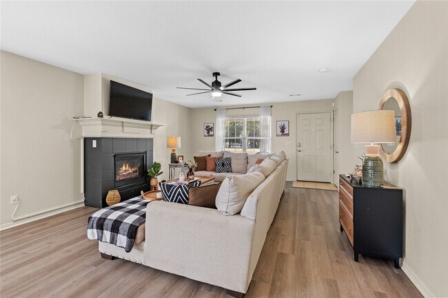 Building Photo - 4462 W Alberta St