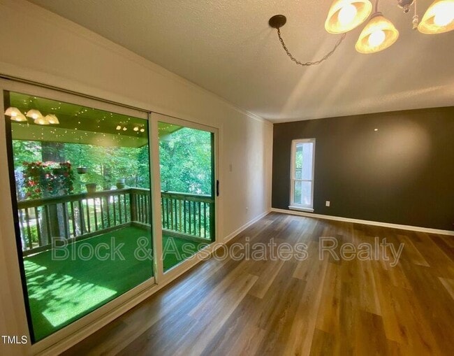 Building Photo - 617 Pine Ridge Pl