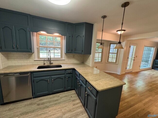 Building Photo - 295 Becky Dr