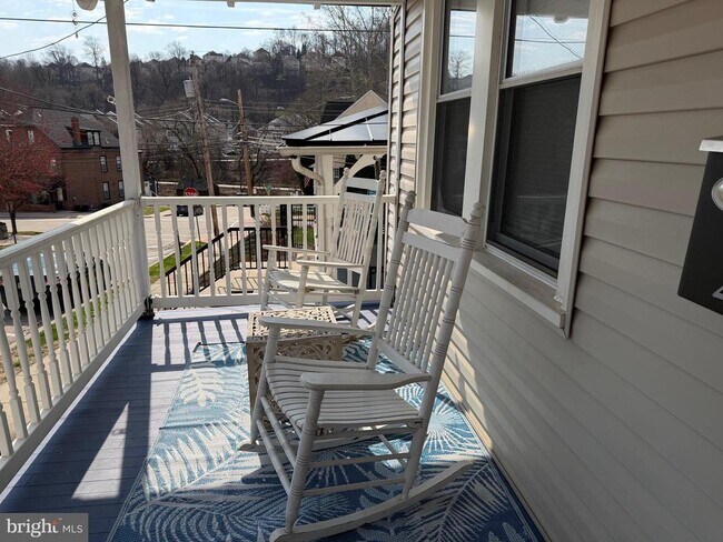 Building Photo - 9 Cedar Ave