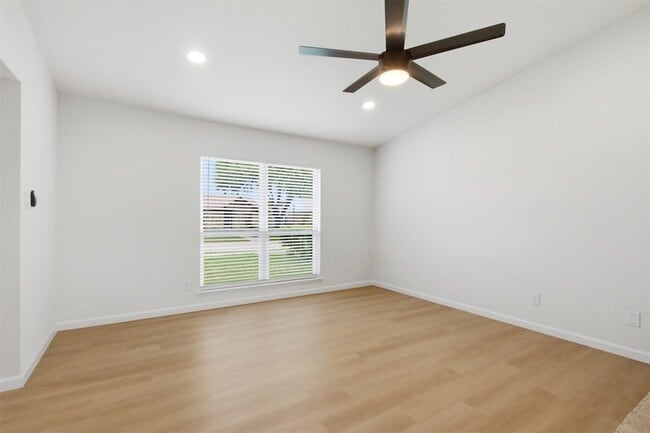 Building Photo - 5633 Truitt St