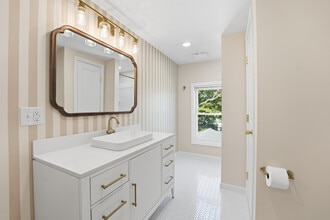 Building Photo - 22 Vernon St