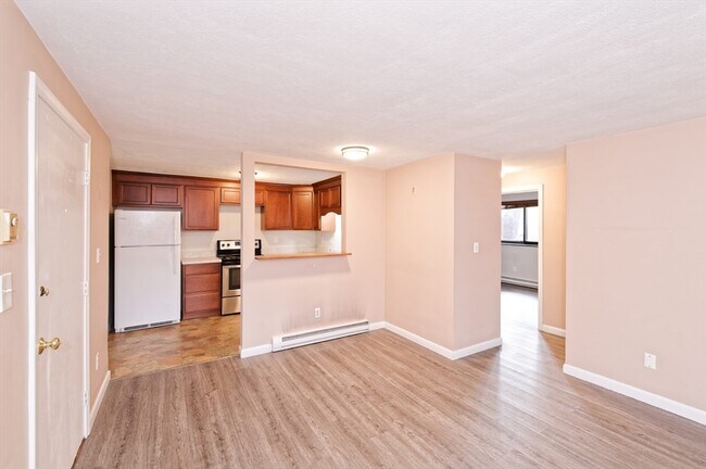 Building Photo - 1325 Worcester Rd