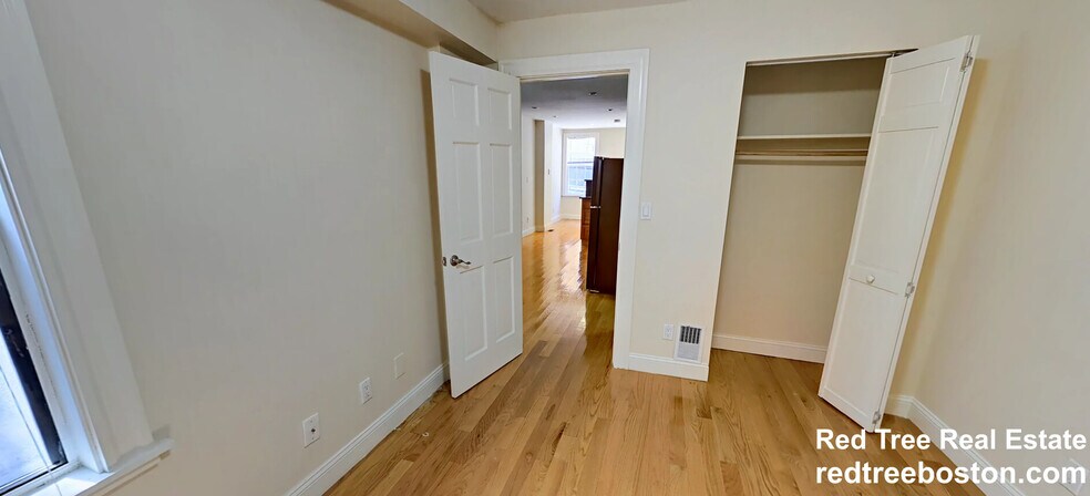 Building Photo - 61 Joy St