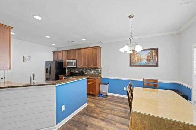 Building Photo - 421 Brawley Dr