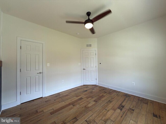 Building Photo - 8 Ramsdell Ct