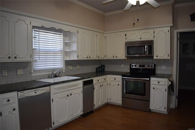 Building Photo - 414 Arrowhead Dr
