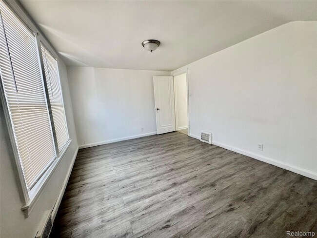 Building Photo - 15030 Rossini Dr